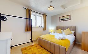 Cosy 2 Double Bed Property In Milton